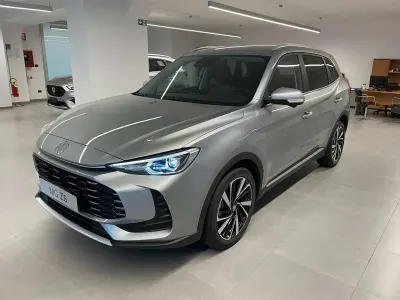 Nuova MG ZS Luxury 194 CV (142 kW) 2026 Argento SUV