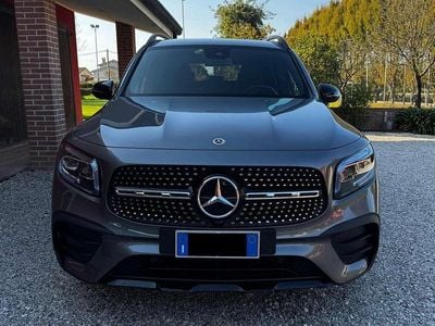 Mercedes GLB200