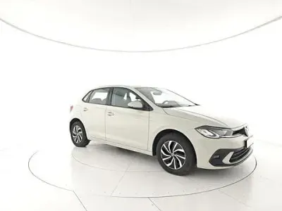 Usata VW Polo Life 95 CV (69 kW) 2023 Beige Utilitaria