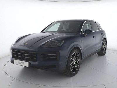 Usata Porsche Cayenne 470 CV (345 kW) 2024 Blu montego metallizzato SUV