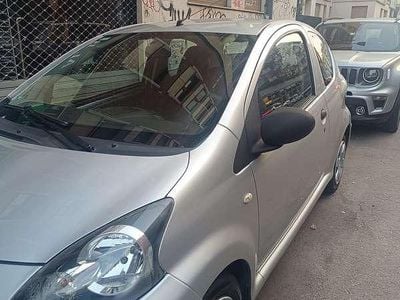 Usata Toyota Aygo Edition 68 CV (50 kW) 2010 Argento Utilitaria