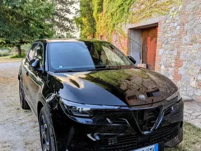 Usata Alfa Romeo GT Junior 136 CV (100 kW) 2025 Nero SUV