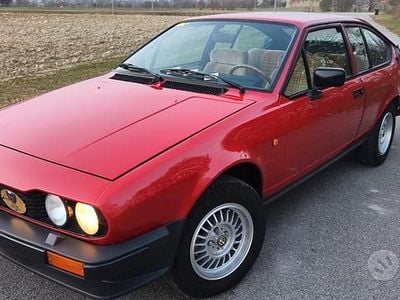 Usata Alfa Romeo Alfetta 131 CV (96 kW) 1982 Rosso Coupé