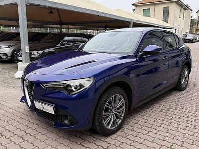 Usata Alfa Romeo Stelvio Business 190 CV (139 kW) 2022 Blu / metallizzato SUV