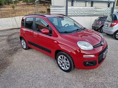 Usata Fiat Panda Lounge 85 CV (62 kW) 2013 Rosso Utilitaria