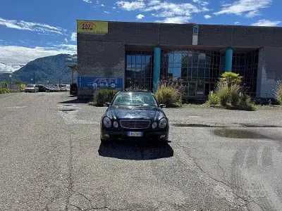 Usata Mercedes E270 Avantgarde 204 CV (150 kW) 2004 Nero Berlina