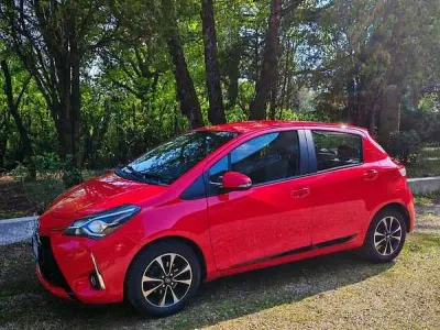 Usata Toyota Yaris Lounge 69 CV (50 kW) 2017 Berlina