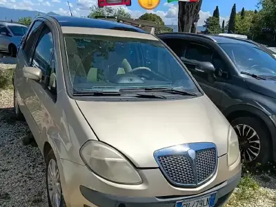 Usado Lancia Musa 95 CV (69 kW) 2005 Monovolumen