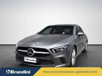 Usata Mercedes A200 163 CV (119 kW) 2019 Grigio scuro Berlina
