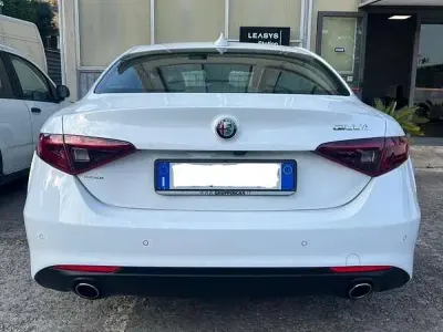 Usata Alfa Romeo Giulia Executive 190 CV (139 kW) 2018 Bianco Berlina