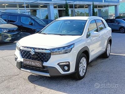 Nuova Suzuki SX4 S-Cross 129 CV (94 kW) 2025 Bianco artico metallizzato SUV