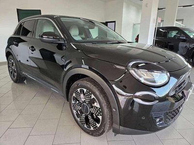 Nero Usata 2024 Fiat 600 La Prima SUV | 22.490 € (Buon prezzo)