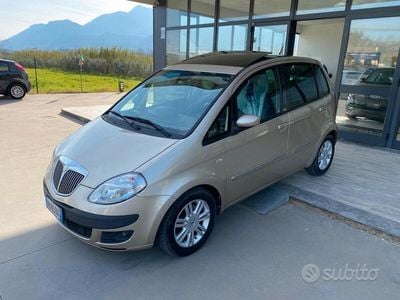 Usata Lancia Musa 90 CV (66 kW) 2007 Oro Monovolume