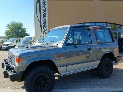 Usata Mitsubishi Pajero Top 84 CV (61 kW) 1986 Vernice metallizzata SUV