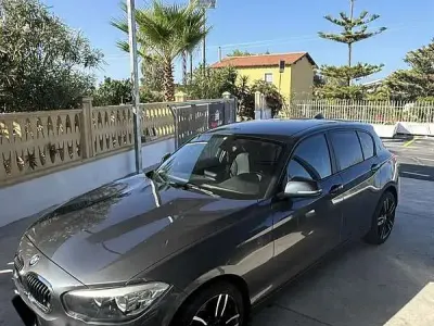 Usata BMW 118 Advantage 150 CV (110 kW) 2019 Grigio Berlina