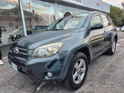 Usata Toyota RAV4 Luxury 177 CV (130 kW) 2006 Grigio SUV