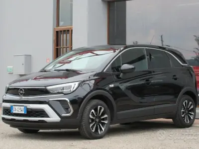 Usata Opel Crossland Elegance 110 CV (80 kW) 2023 Mineral black SUV