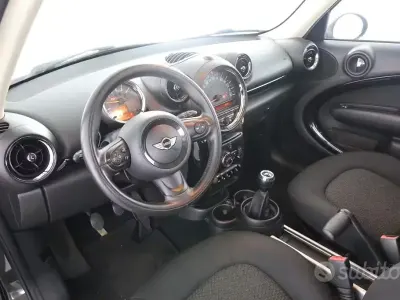 Usata Mini One Countryman 98 CV (72 kW) 2015 Midnight grey SUV