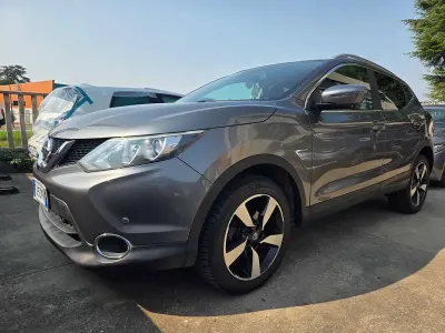 Usata Nissan Qashqai N-Connecta 110 CV (80 kW) 2017 Grigio SUV