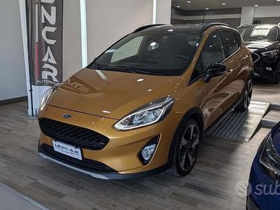 Usata Ford Fiesta Active 100 CV (73 kW) 2018 Arancione Berlina
