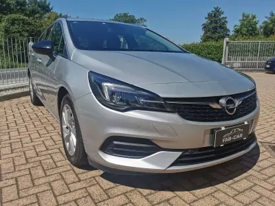 Usata Opel Astra Business Elegance 122 CV (89 kW) 2021 Argento Station wagon