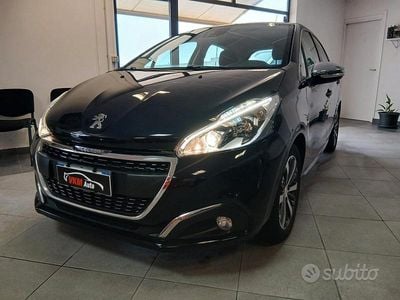 Usata Peugeot 208 75 CV (55 kW) 2017 Nero Utilitaria