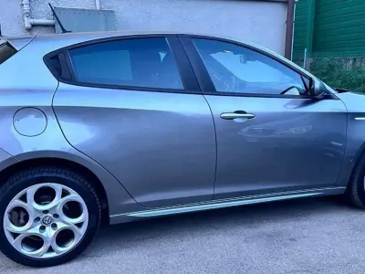 Usata Alfa Romeo Giulietta 120 CV (88 kW) 2019 Argento Utilitaria