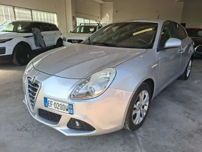 Usata Alfa Romeo Giulietta 105 CV (77 kW) 2010 Argento Utilitaria