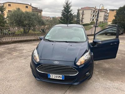 Usata Ford Fiesta Titanium 75 CV (55 kW) 2015 Blu Berlina