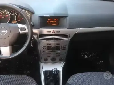 Usata Opel Astra 90 CV (66 kW) 2009 Grigio Station wagon