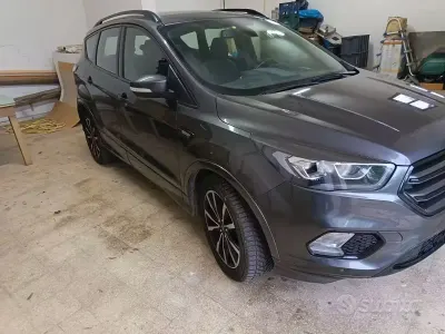 Usado Ford Kuga ST-Line 120 CV (88 kW) 2019 SUV