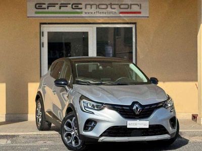 Usata Renault Captur Engineered 145 CV (106 kW) 2023 Argento SUV