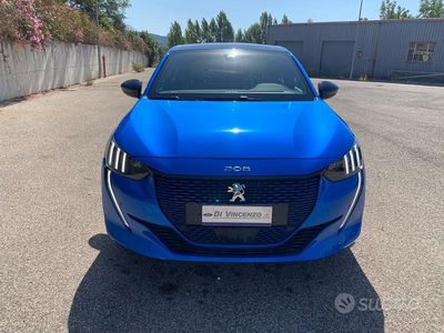 Usata Peugeot e-208 GT 100 kW (136 CV) 2020 Blu Utilitaria