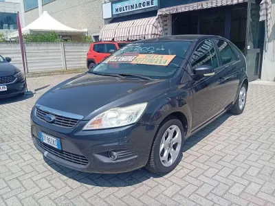 Usata Ford Focus Titanium 116 CV (85 kW) 2010 Grigio quarzo met Berlina