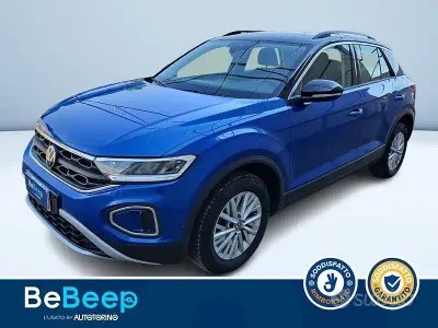 Usata VW T-Roc Life 110 CV (80 kW) 2022 Blu metallizzato SUV