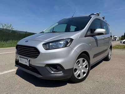 Usata Ford Tourneo Courier 99 CV (72 kW) 2026 Grigio Monovolume
