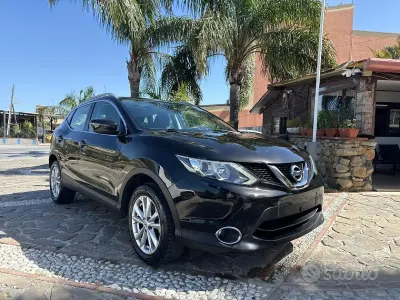 Gebraucht Nissan Qashqai Visia 110 PS (80 kW) 2016 Schwarz SUV