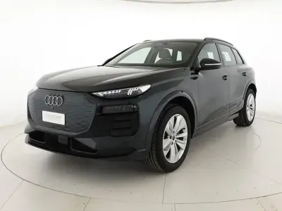 Usata Audi Q6 e-tron Advanced 284 kW (387 CV) 2025 Grigio manhattan metallizzato SUV