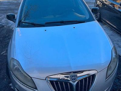 Usata Lancia Delta 120 CV (88 kW) 2010 Grigio Utilitaria