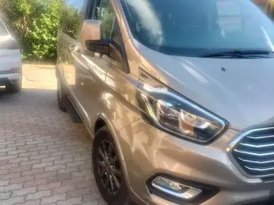 Usata Ford Tourneo Titanium 131 CV (96 kW) 2019 Bronzo Monovolume