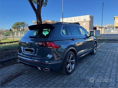Usata VW Tiguan R-line 150 CV (110 kW) 2023 Grigio SUV