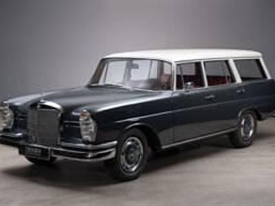 Usata Mercedes 230 160 CV (117 kW) 1967 Grigio Station wagon