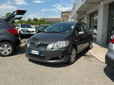 Usata Toyota Auris 97 CV (71 kW) 2008 Grigio Utilitaria