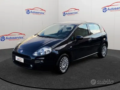 Usado Fiat Punto Lounge 77 CV (56 kW) 2015 Azul Utilitario