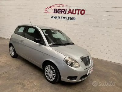 Usata Lancia Ypsilon Platinum 69 CV (50 kW) 2011 Grigio Utilitaria