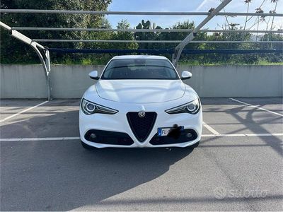 Usata Alfa Romeo Stelvio Executive 210 CV (154 kW) 2017 Bianco SUV