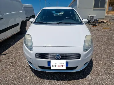 Usata Fiat Grande Punto Dynamic 90 CV (66 kW) 2007 Bianco Utilitaria
