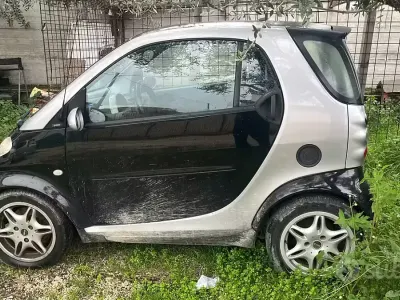 Begagnad Smart ForTwo Coupé 2001 Svart Sportkupé