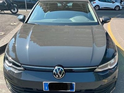 Usata VW Golf VIII Life 131 CV (96 kW) 2023 Grigio Berlina