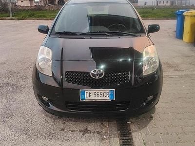 Usata Toyota Yaris 69 CV (50 kW) 2007 Nero Utilitaria